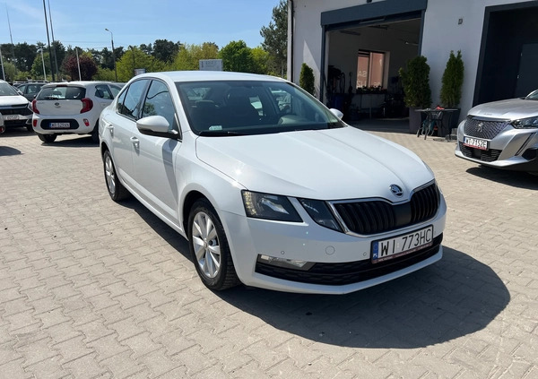 Skoda Octavia cena 53800 przebieg: 218245, rok produkcji 2018 z Wisła małe 326